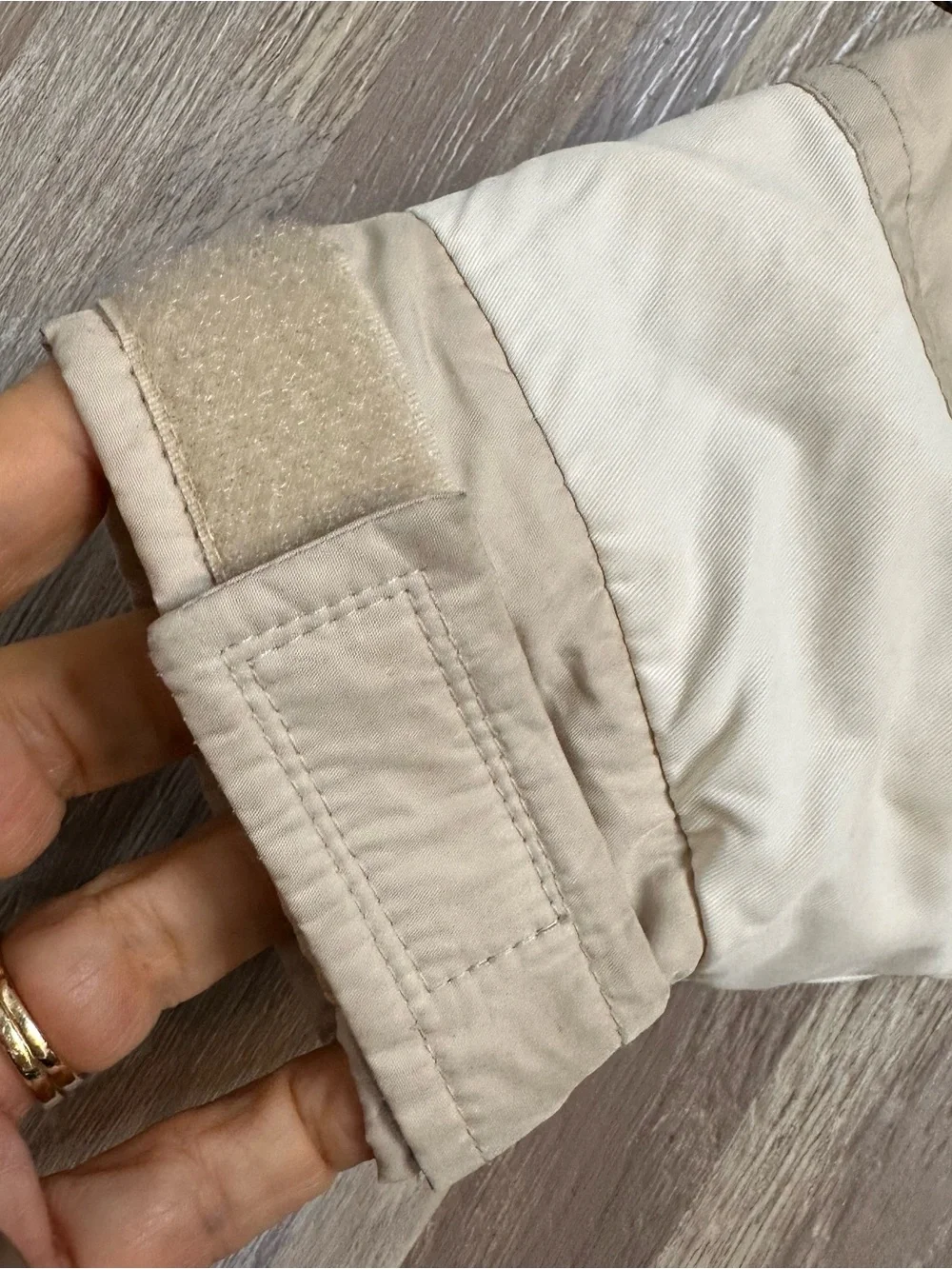 GAP Kids Colorblock Hooded Ski Jacket in Beige, Cream & Light Blue Youth XS (4)
